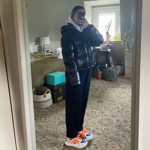 Aritzia Super Puff Shorty